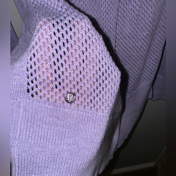 Lulu lemon top - Picture 6 of 7